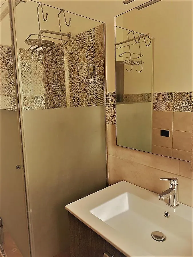 Catania Street Apartment 0*,  Italia