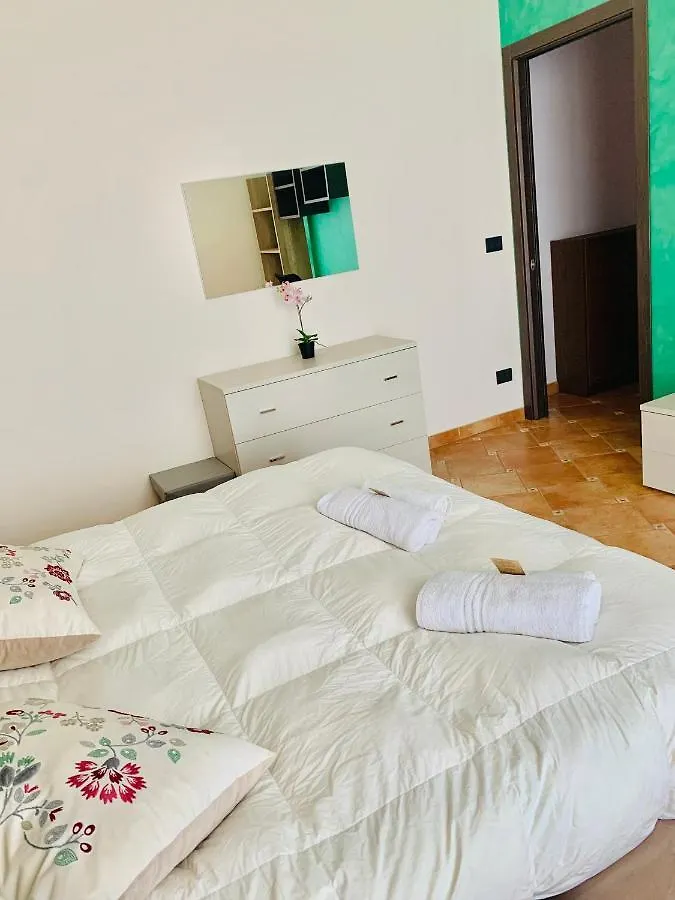 Catania Street Apartment 0*,