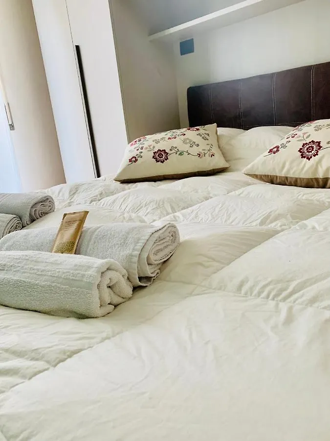 Catania Street Apartment 0*,  Italien